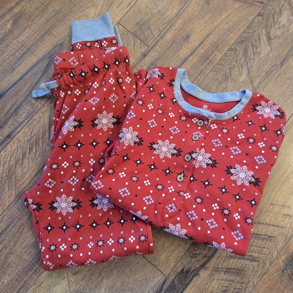 The Honest Company Red Snowflake Pajama Set
